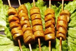 爆料烤面筋的新闻稿子,火爆背后的食品安全与卫生问题